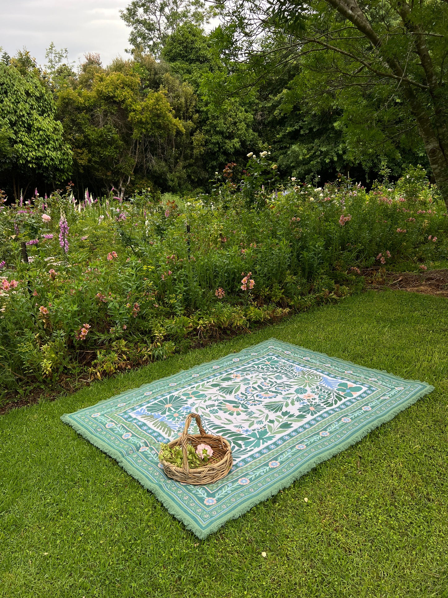 The Dahlia Green Rug