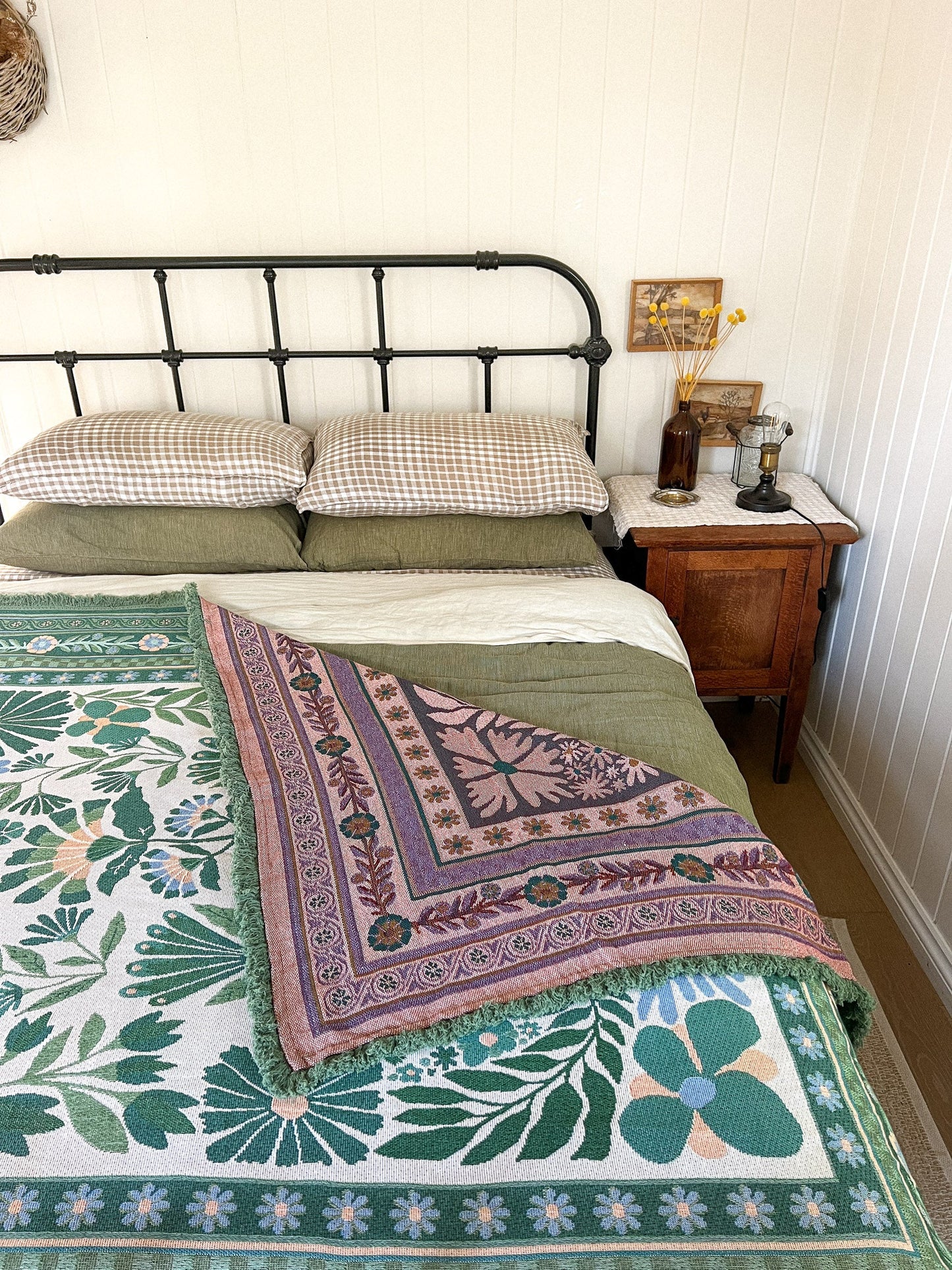 The Dahlia Green Rug