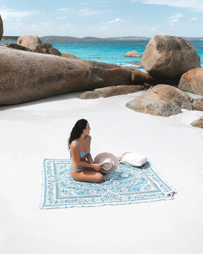 The Daisy Blue Rug